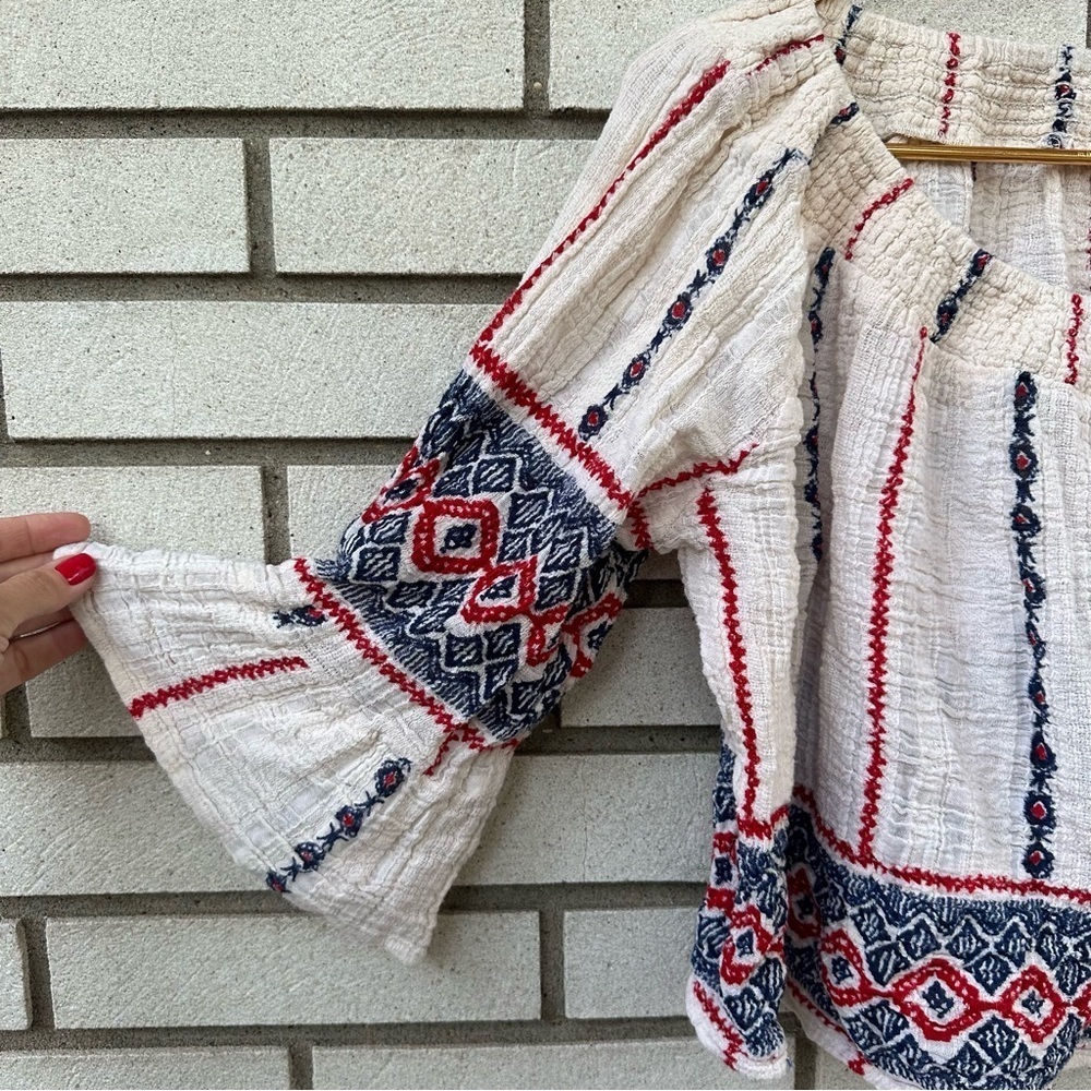 Anthropologie Raga Amalia Off Shoulder Cotton Gauze Peasant Top Ivory Blue Red M - Picture 5 of 11